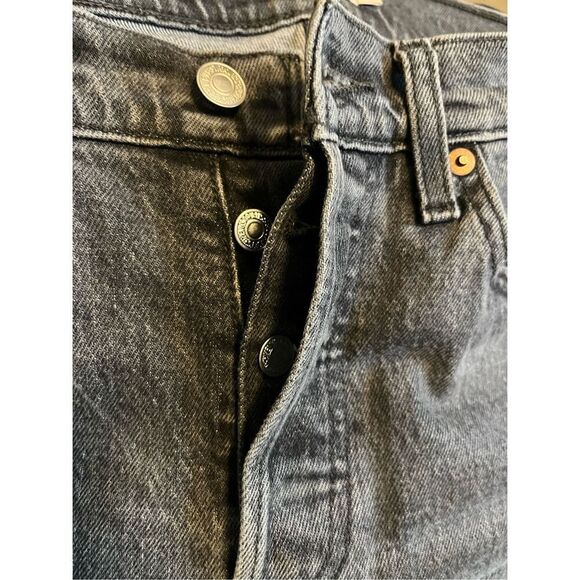 Levi’s Gray Wedgie Straight Leg Button Fly Jeans Size 6/28 - Picture 5 of 7